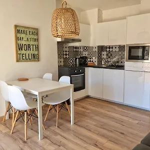 Un Balcon Sur Les Toits D'aix Appartement
