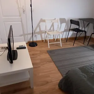 Appartement au 1 etage Pavillon à 5 minutes de Paris Appartement