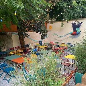  Hostel Yasi